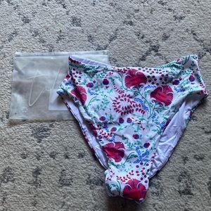 Toluca Gia Maxi bottom size L